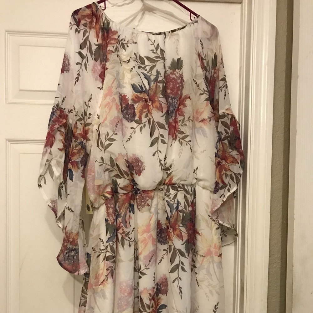 Tacera 3X Beautiful Floral dress NWT.  Brand new.